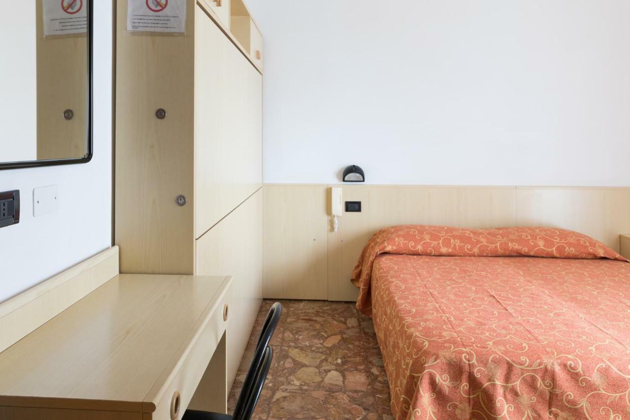Hotel Sabrina Sottomarina Esterno foto